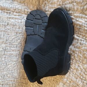 Black Chelsea Boots with Ribbed Elastic Cuff